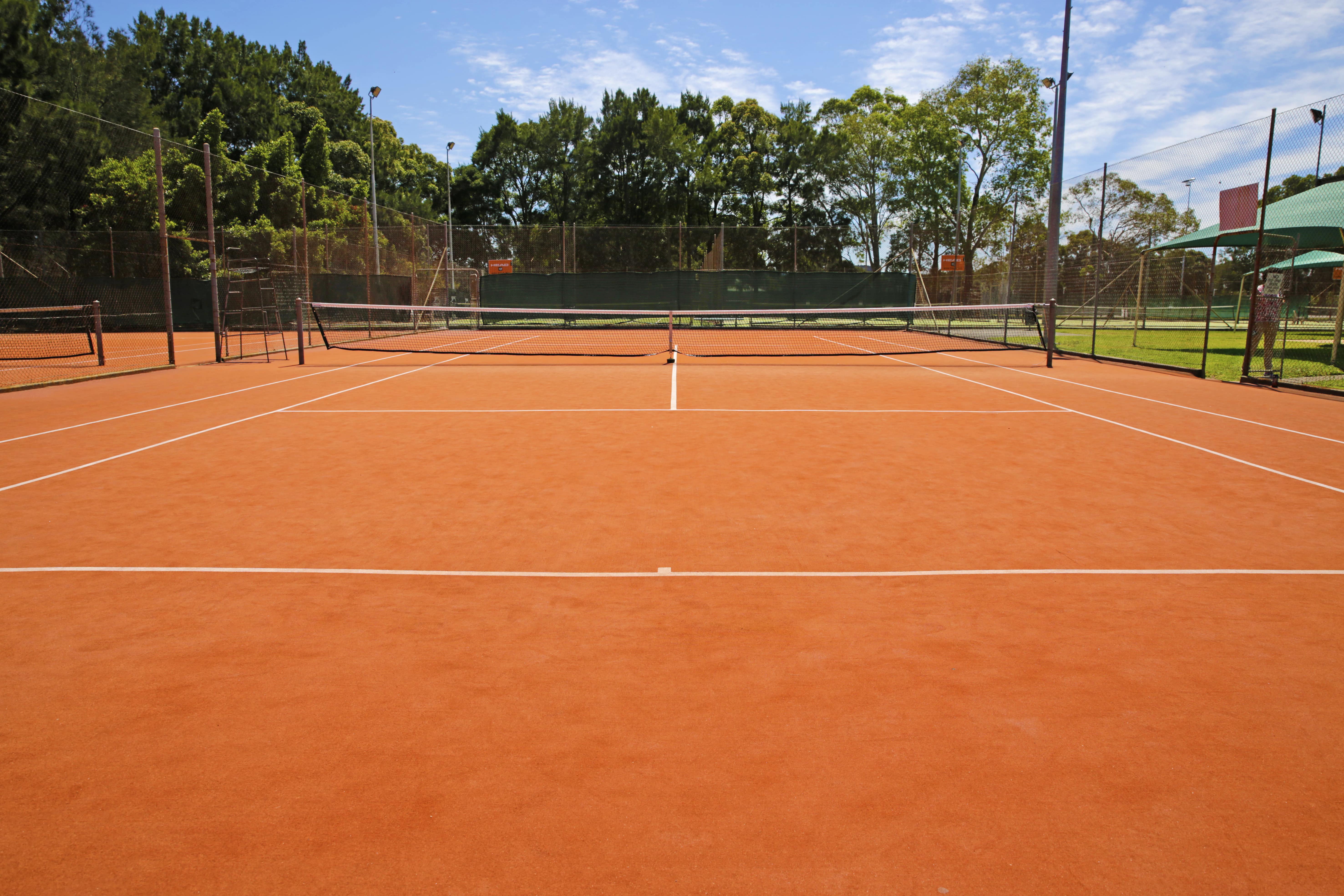 Tennis Centres & Courts