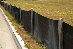 Stilt fencing barrier at a construction site