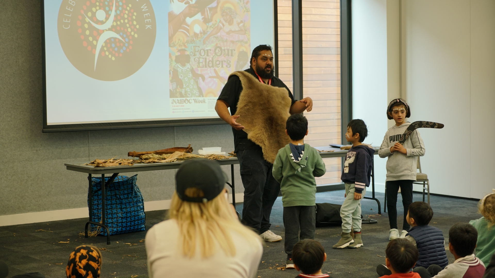 Storytelling and Nowey (canoe) making workshop