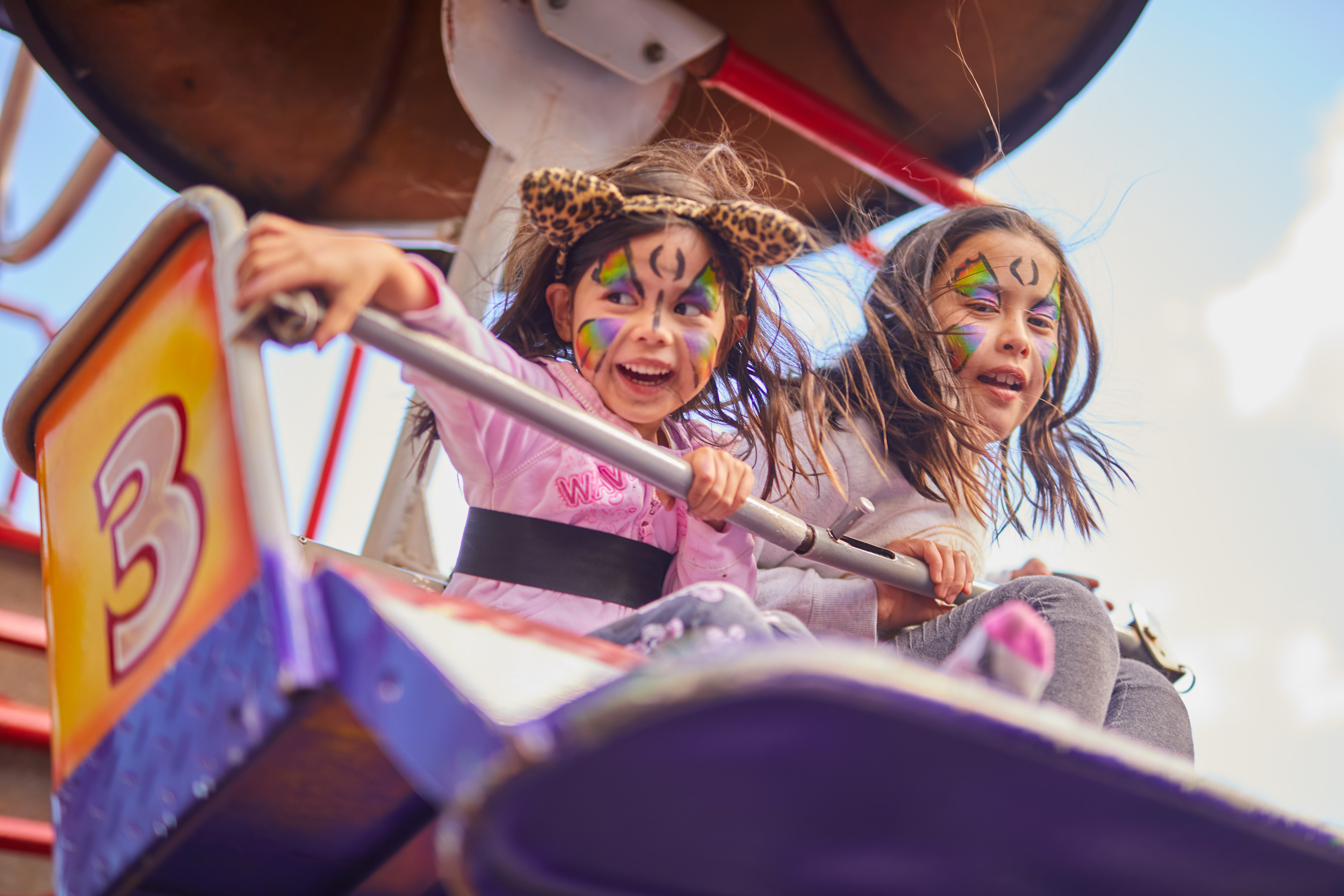 kids on ferris wheel