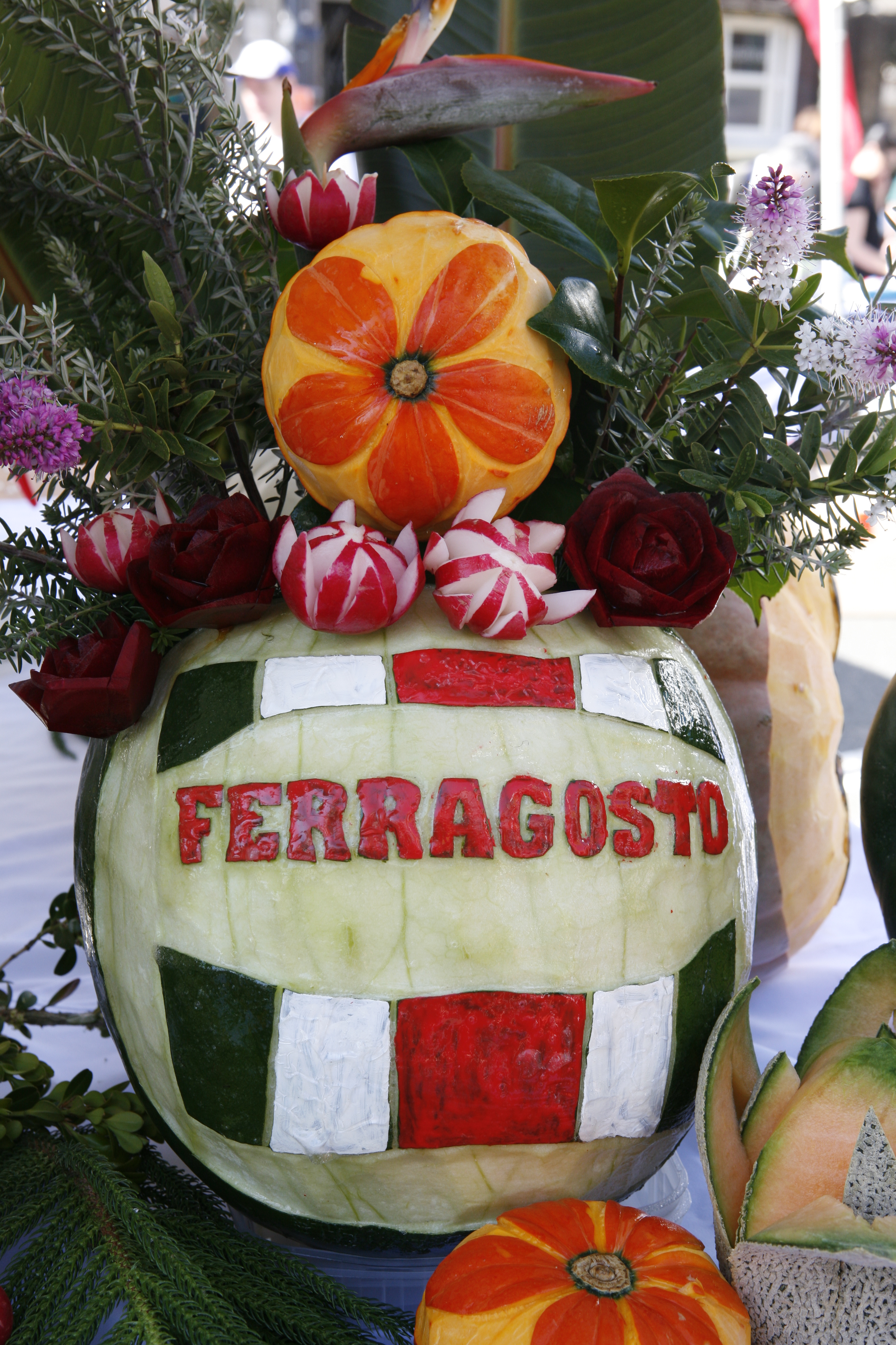 ferragosto fruit pile