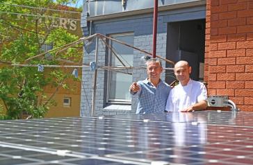 Image of Mayor Angelo Tsirekas with local restaurateur Philippe Pinson