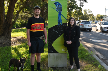 Deputy Mayor Stephanie Di Pasqua with artist David Cragg.