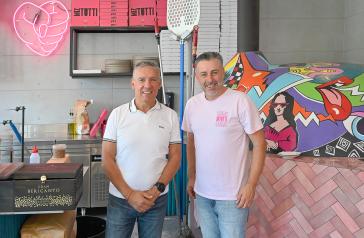 Mayor Angelo Tsirekas with Sam from Miz Tutti Pizzeria in Mortlake