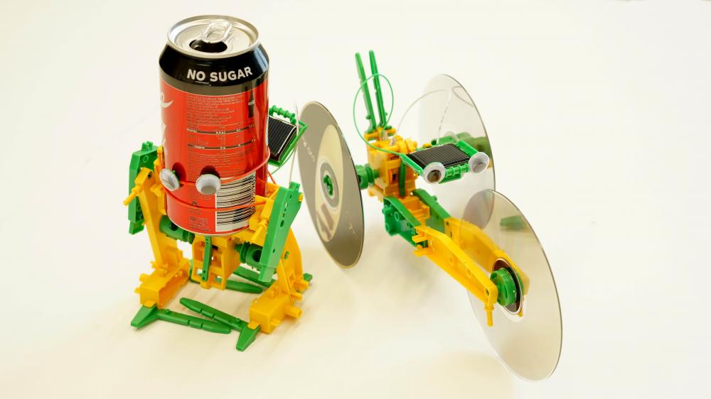 Eco-Friendly Solar Robots