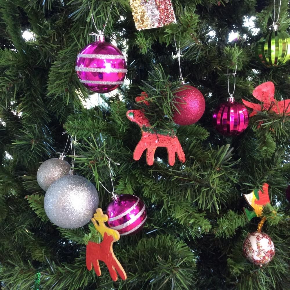 Decorate the Christmas Tree