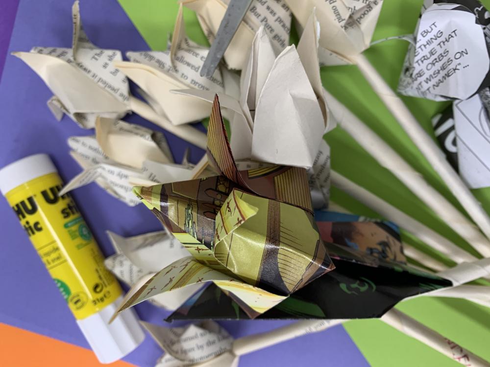 Libraries Live: DIY Paper Bouquet and Wreath (for ages 12-18 years)