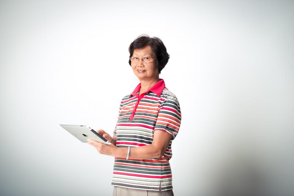 Mandarin Tech Savvy Seniors: Introduction to Tablets 